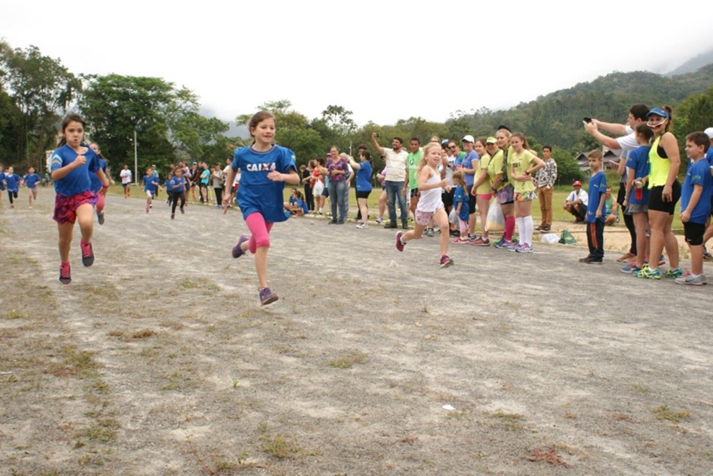 Divulgação - Maratoninha kids faz parte da programação da Meia Maratona de Pomerode e crianças de 5 a 14 anos podem participar