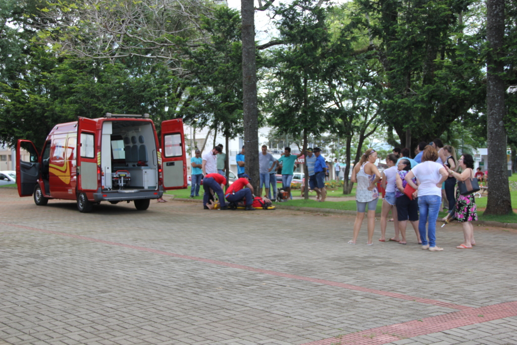 Rodrigo Kroth - Fato aconteceu na Praça Central de Pinhalzinho