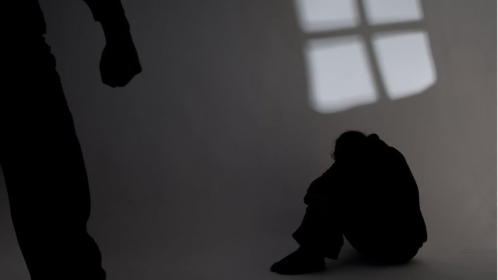 Polícia prende suspeito de estuprar a filha