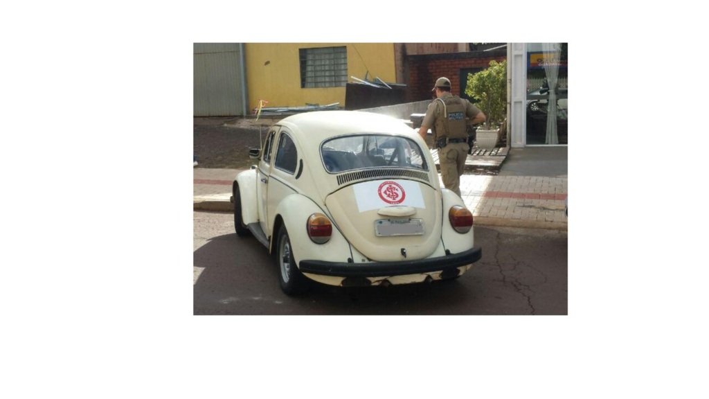 Fusca e HB20 se colidem no centro de Pinhalzinho