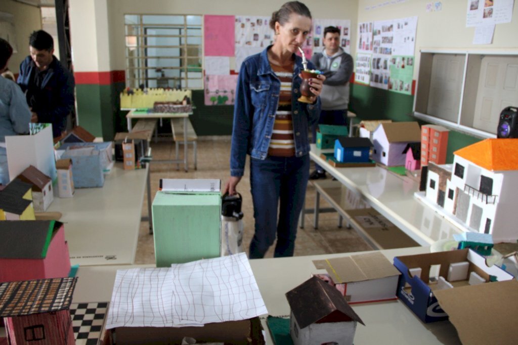 Colégios de Pinhalzinho comemoram o Dia da Família na Escola