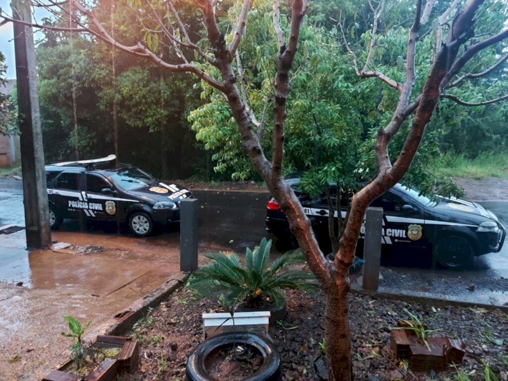 Operação DIFRON Segura: em Pinhalzinho, Polícia Civil cumpre mandados de busca e apreensão em combate a crimes de posse ilegal de arma e tráfico de drogas