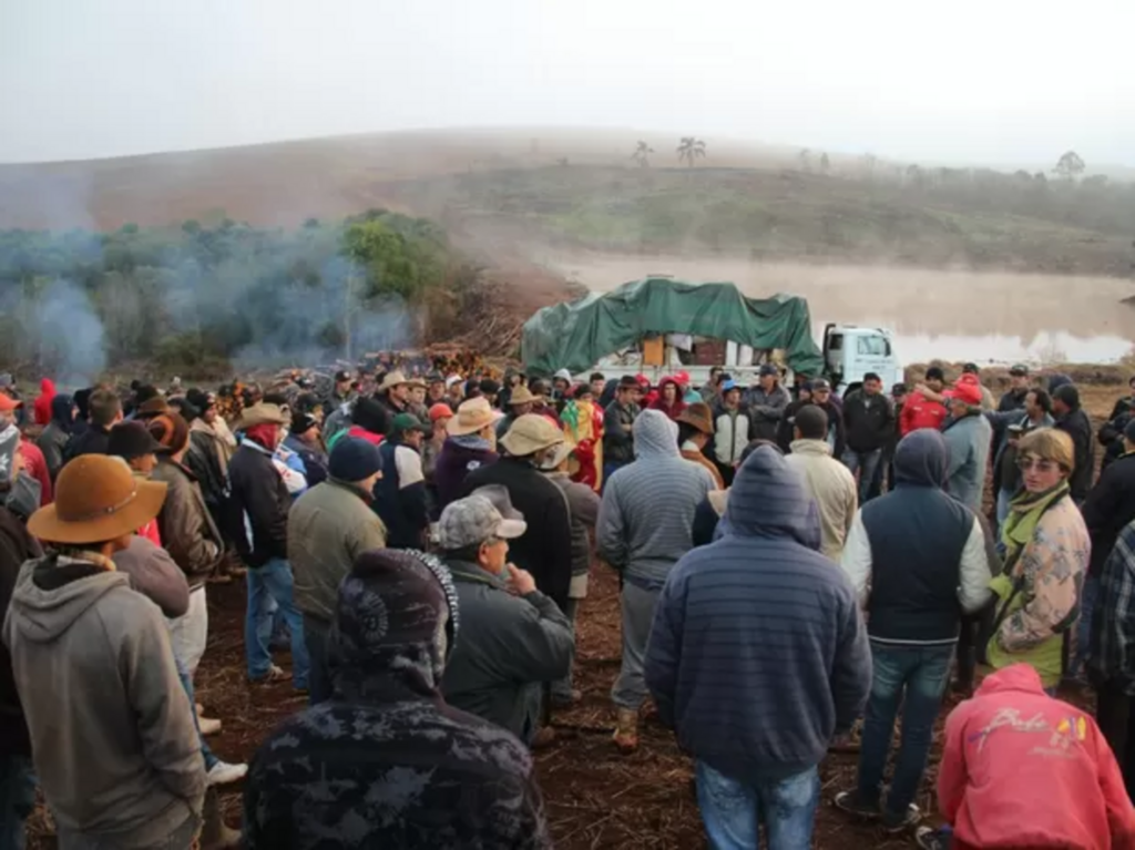 Grupo sem terra que ocupa fazenda em Xanxerê tem reunião com prefeito