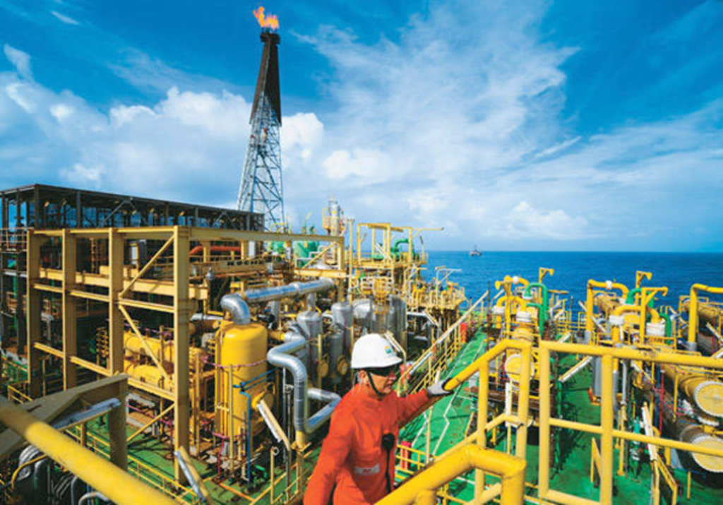 Setor de petróleo e gás procura por profissionais