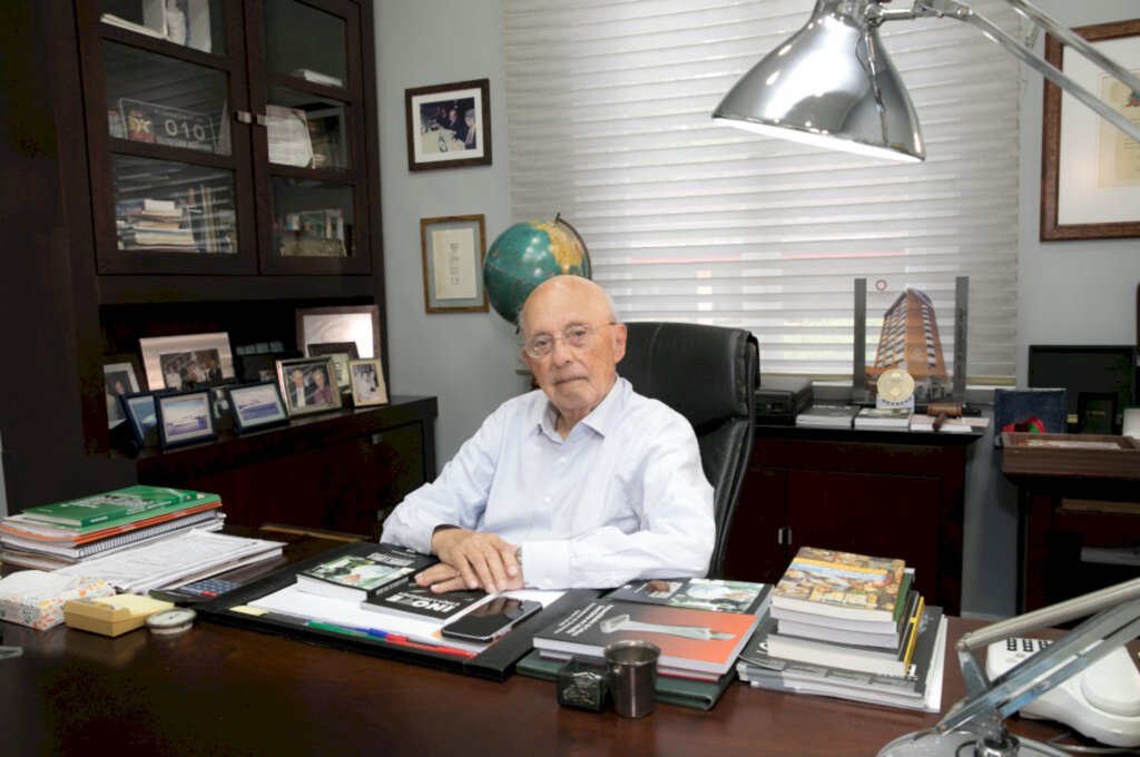 Henrique Loyola - 90 anos de uma vida dedicada a Santa Catarina e ao País