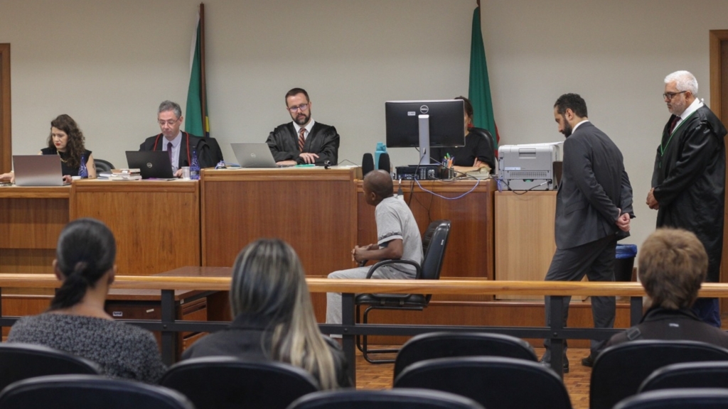 Foto: Jô Folha - DP - Júri começo pela manhã e encerrou no começo da noite