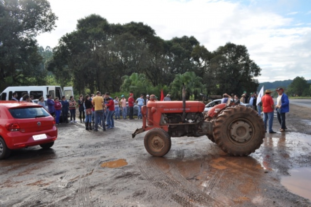 Manifestantes realizam mobilização em Maravilha