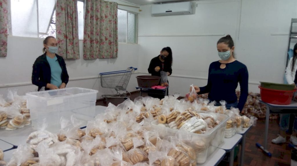 Kit´s de alimentação são entregues pela rede municipal de ensino