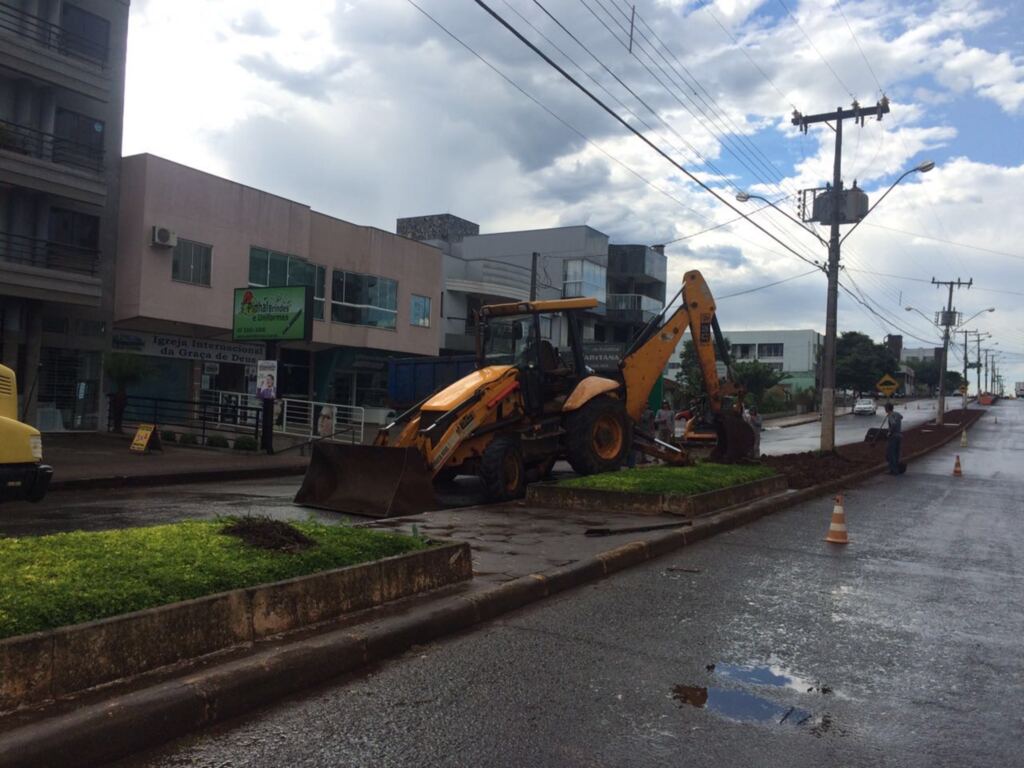 Canteiros estão sendo padronizados, em Pinhalzinho