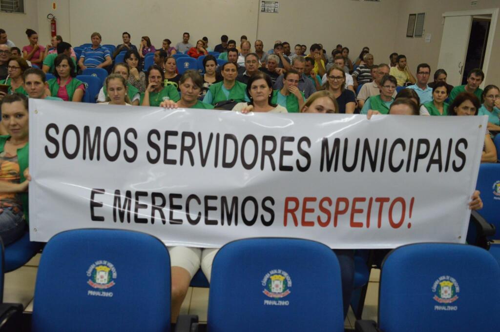 Agente Comunitária de Saúde manifesta indignação na tribuna da Câmara de Vereadores de Pinhalzinho