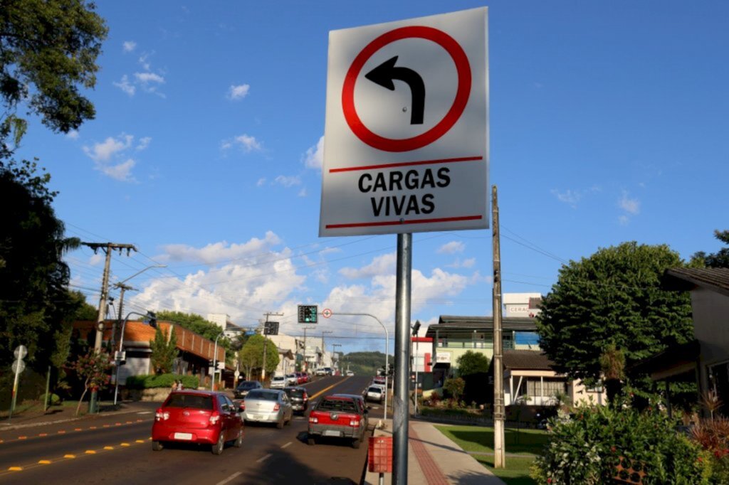 Veículos Com Cargas Vivas Devem Trafegar Pela Av. Beira Rio