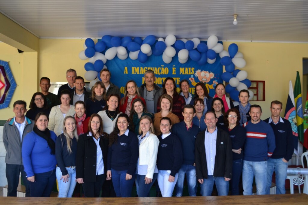 Rodrigo Kroth/IMP - Equipe de professores e direção da escola que estiveram envolvidos na feira