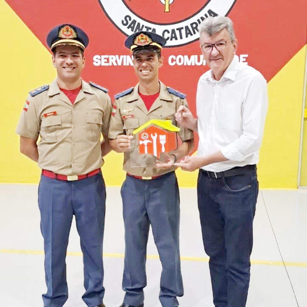 Formatura e promoção dos Bombeiros de Capinzal, também ato de entrega do reformado quartel