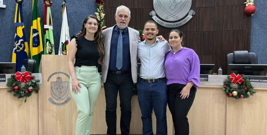 Carla Peixoto - Ana Caroline Wolf, nucleada ao NJE; Vereador Adriano Alexandre Arcega Klava (PSL); Jonatas Xavier, vice-coordenador NJE; Beatriz Yoná Gonçalves Jorje, nucleada ao NJE