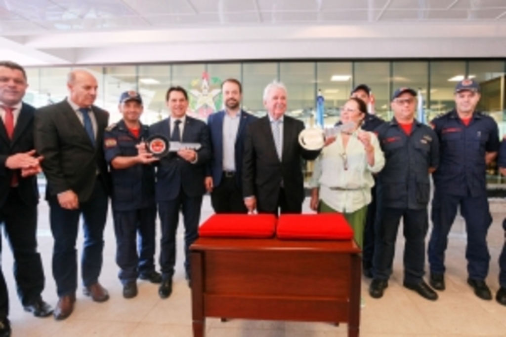 Corpo de Bombeiros recebe 11 viaturas por meio de emendas parlamentares