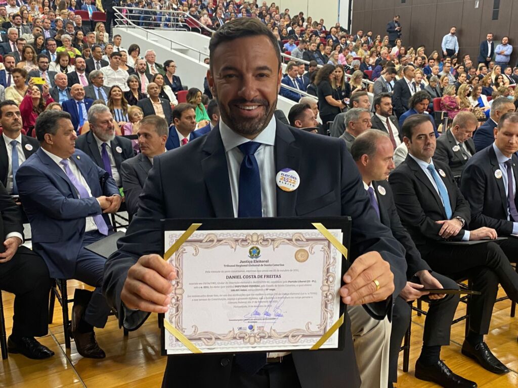 Daniel Freitas é diplomado pelo TRE/SC para o segundo mandato de deputado federal