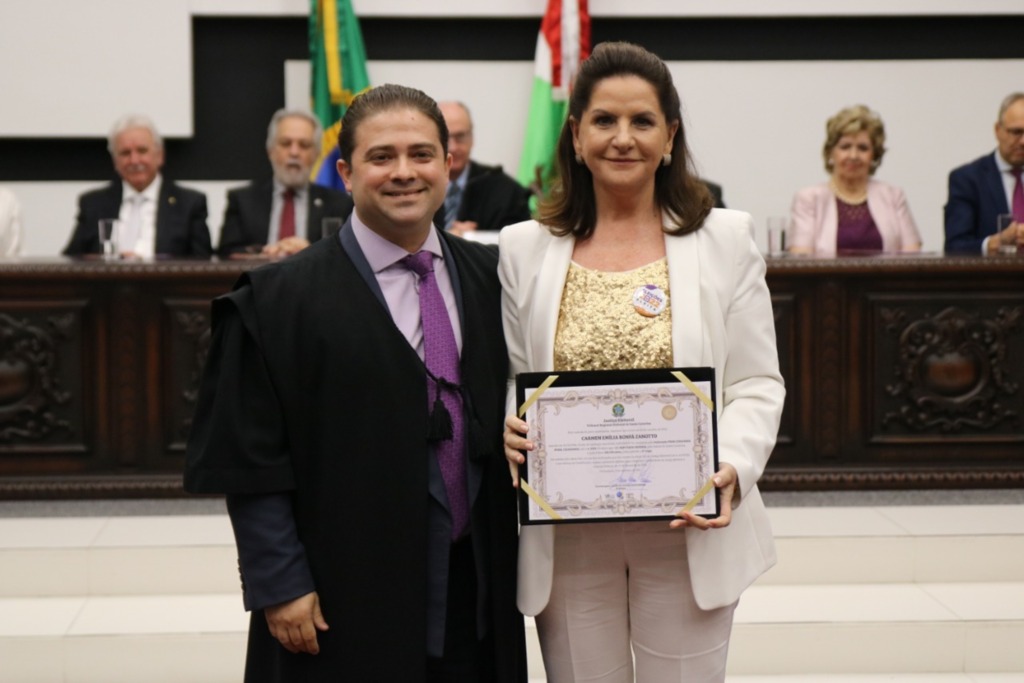 Carmen Zanotto é diplomada para o quarto mandato na Câmara Federal