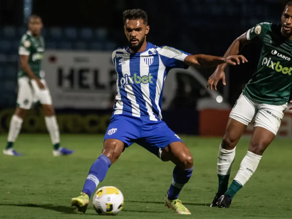  - Avaí compra Raniele, mas jogador tem futuro indefinido na Ressacada — Foto: Gustavo Medeiros