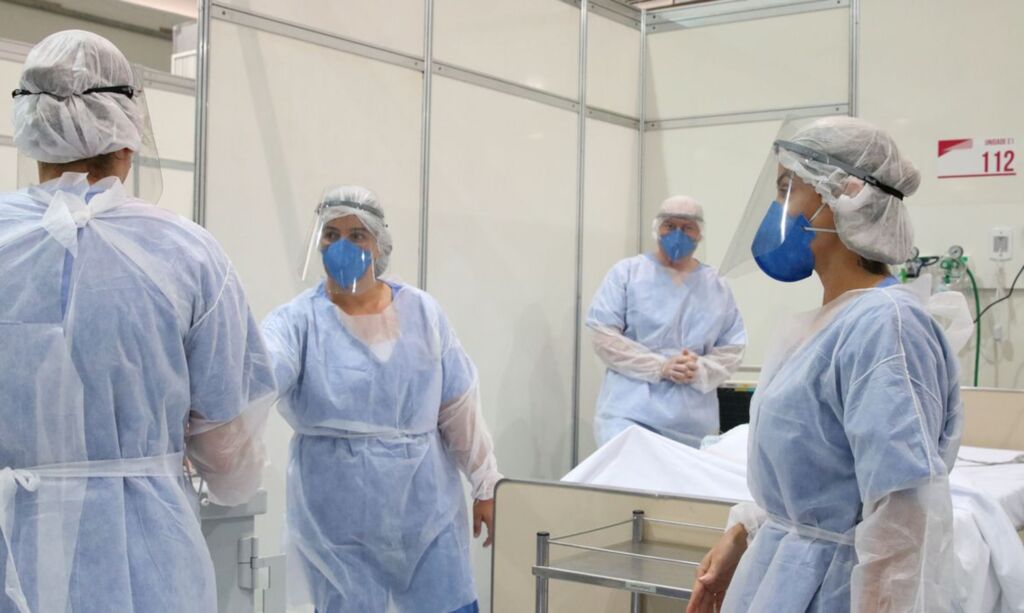  - Nos hospitais, há 38 pacientes internado pela doença, sendo 32 em leitos de enfermaria e seis em leitos de UTI.