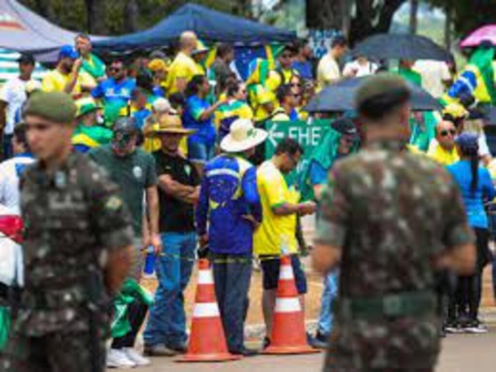 Secretário de Segurança do DF quer desmontar acampamento no QG do Exército antes da posse de Lula