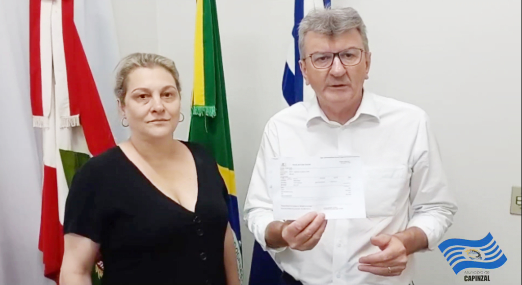  - Secretária de Saúde, Kamille Sartori Beal e o chefe do Poder Executivo de Capinzal, Nilvo Dorini.