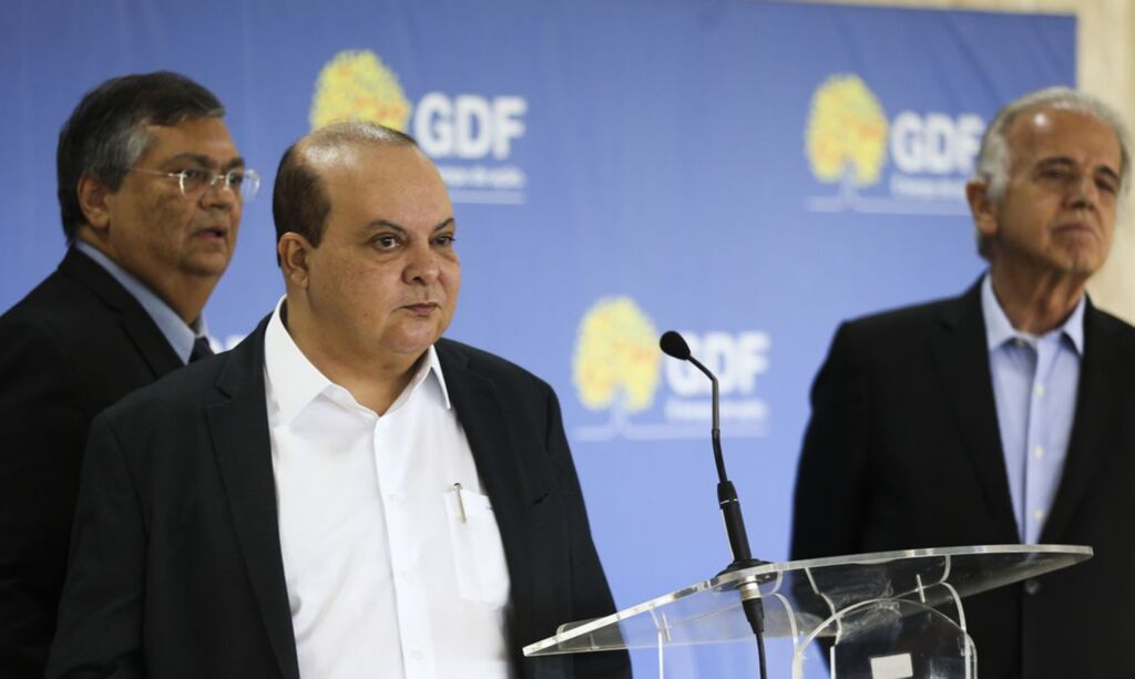 Governo do DF afirma que vai desmobilizar acampamento em frente ao QG