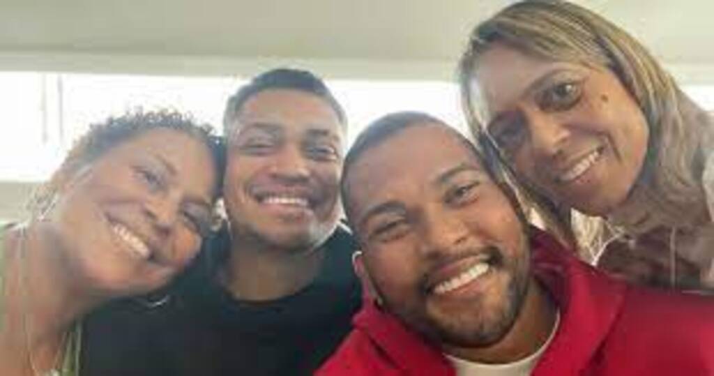 Filha de Pelé faz nova postagem com a família: 'Momentos difíceis de explicar'