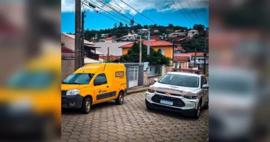 Funcionário dos Correios deixa carro ligado, desce para fazer entrega e tem carro furtado em SC