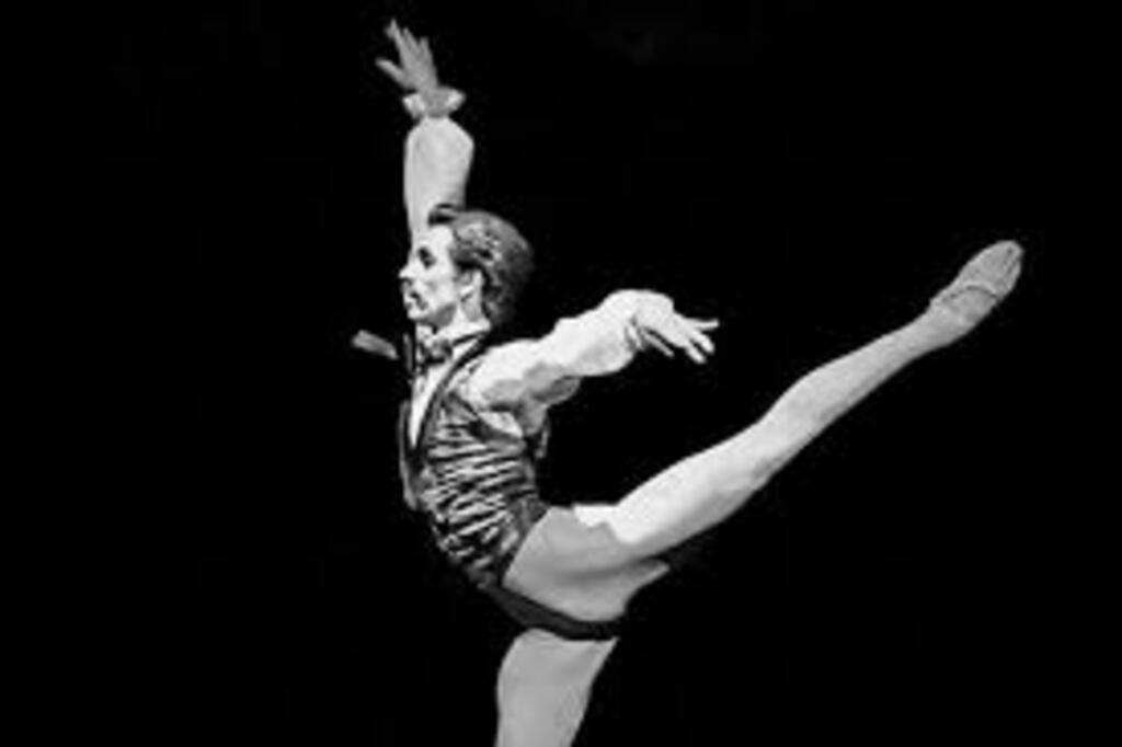 Bailarino joinvilense formado pelo Bolshoi morre aos 31 anos