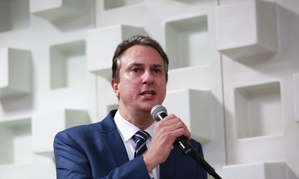 Camilo Santana assume o Ministério da Educação e promete ampliar nacionalmente as escolas em tempo integral