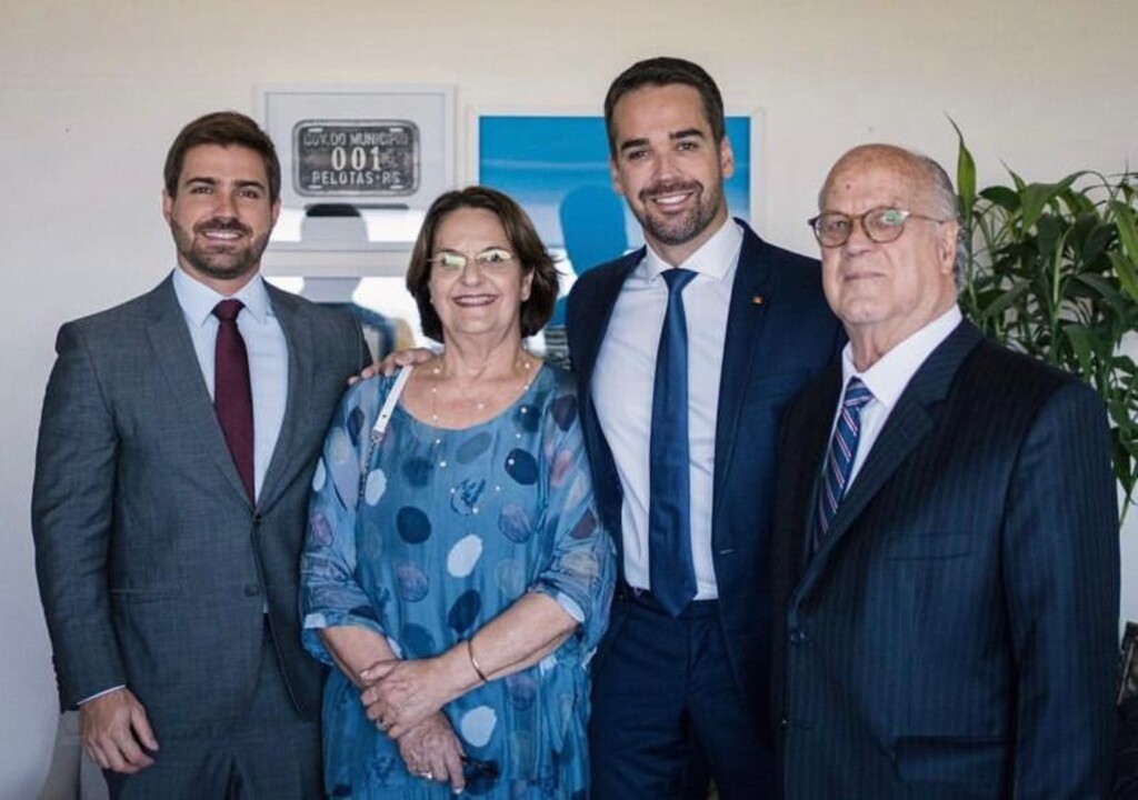 Aplausos para o governador!