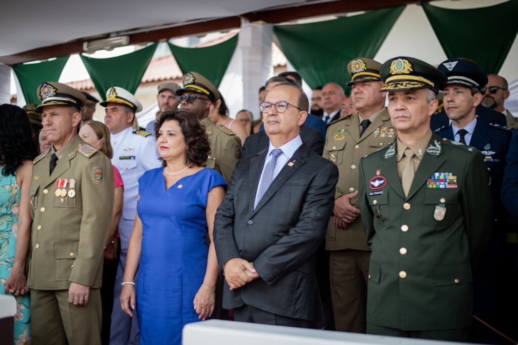 Com a presença do governador Jorginho Mello, coronel Pelozato assume o comando-geral da Polícia Militar de Santa Catarina