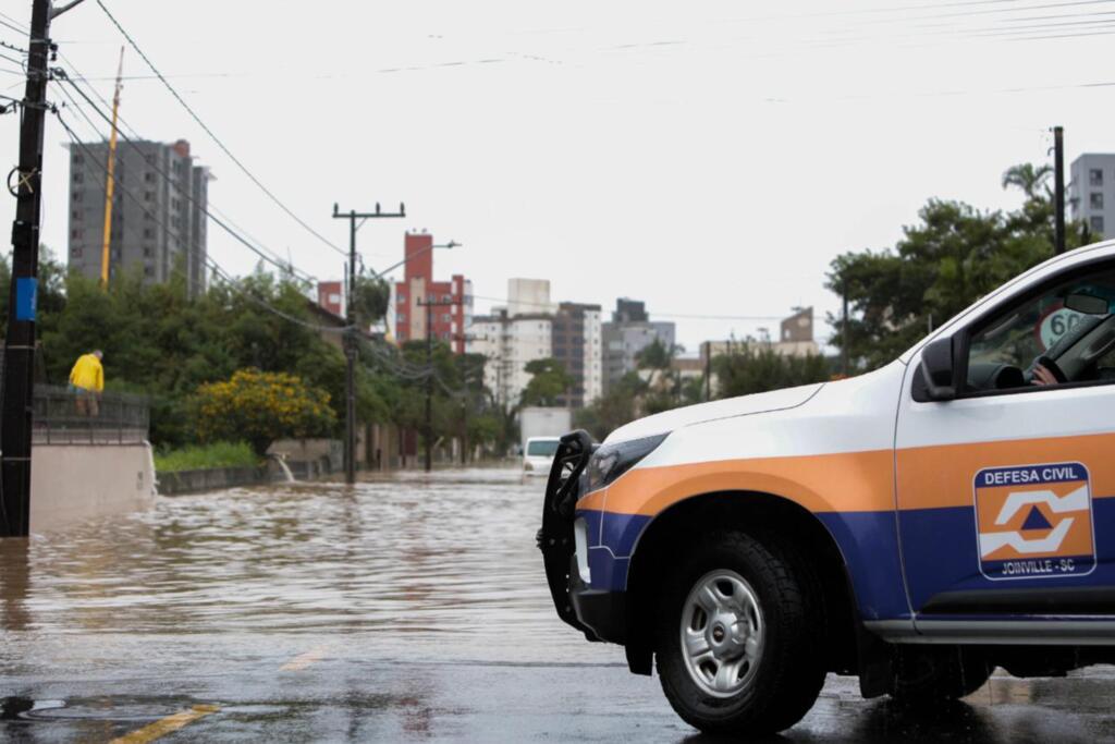 Defesa Civil de Joinville atende ocorrências após chuva intensa