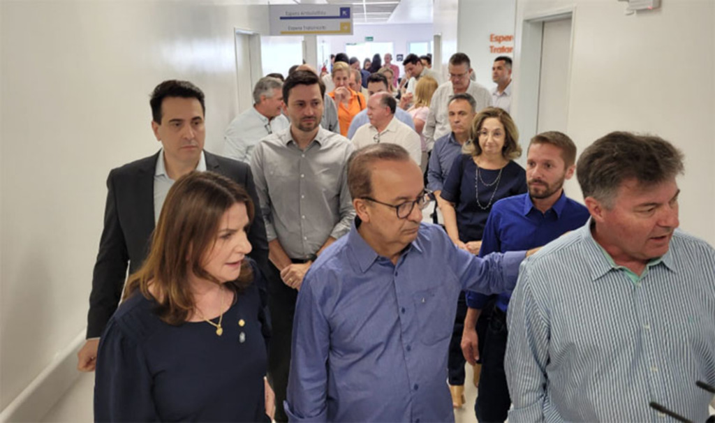 Governador Jorginho Mello visita o Centro de Radioterapia do HUST