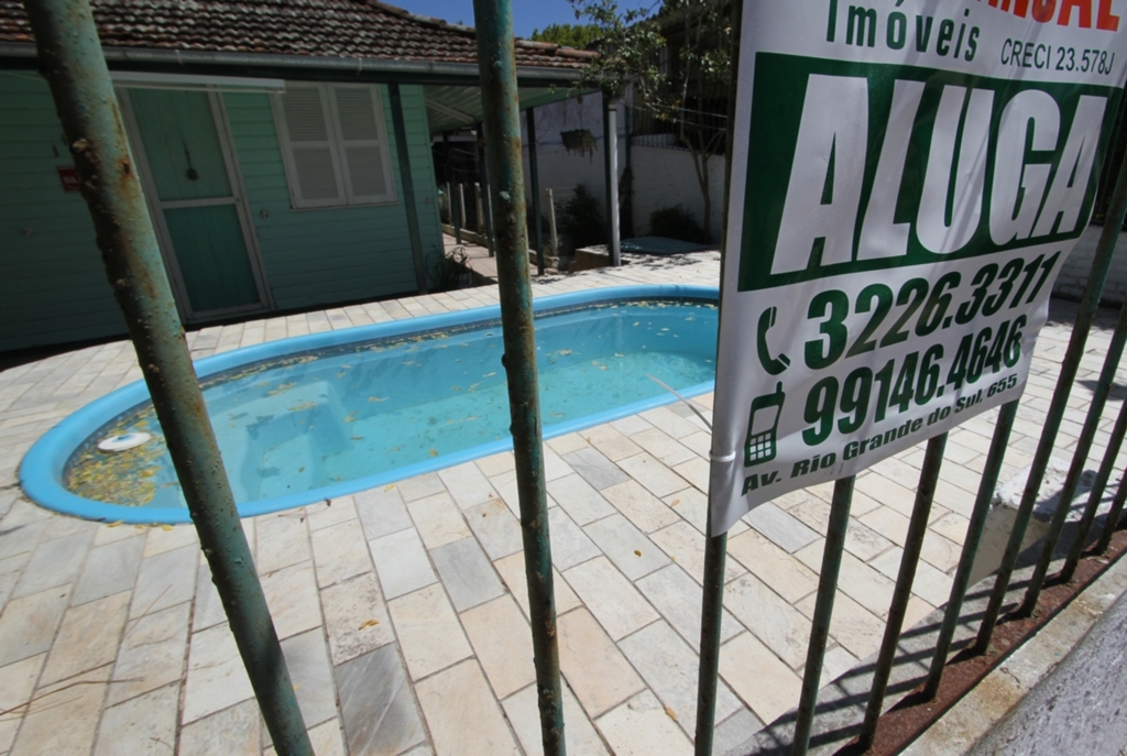Foto: Carlos Queiroz - DP - Veranistas priorizam casas com piscina