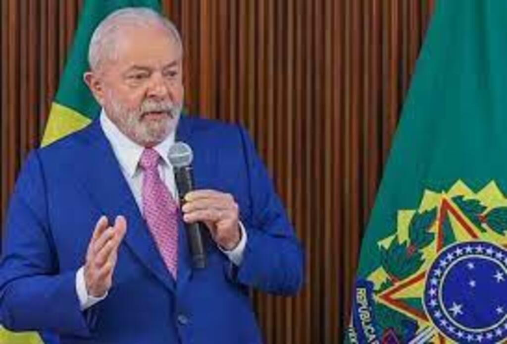 Lula promete identificar mandantes de atos golpistas e visita estragos na sede do STF