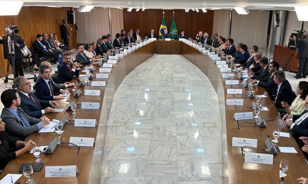 Jorginho Mello participa de reunião com governadores e chefes de Poderes em Brasília