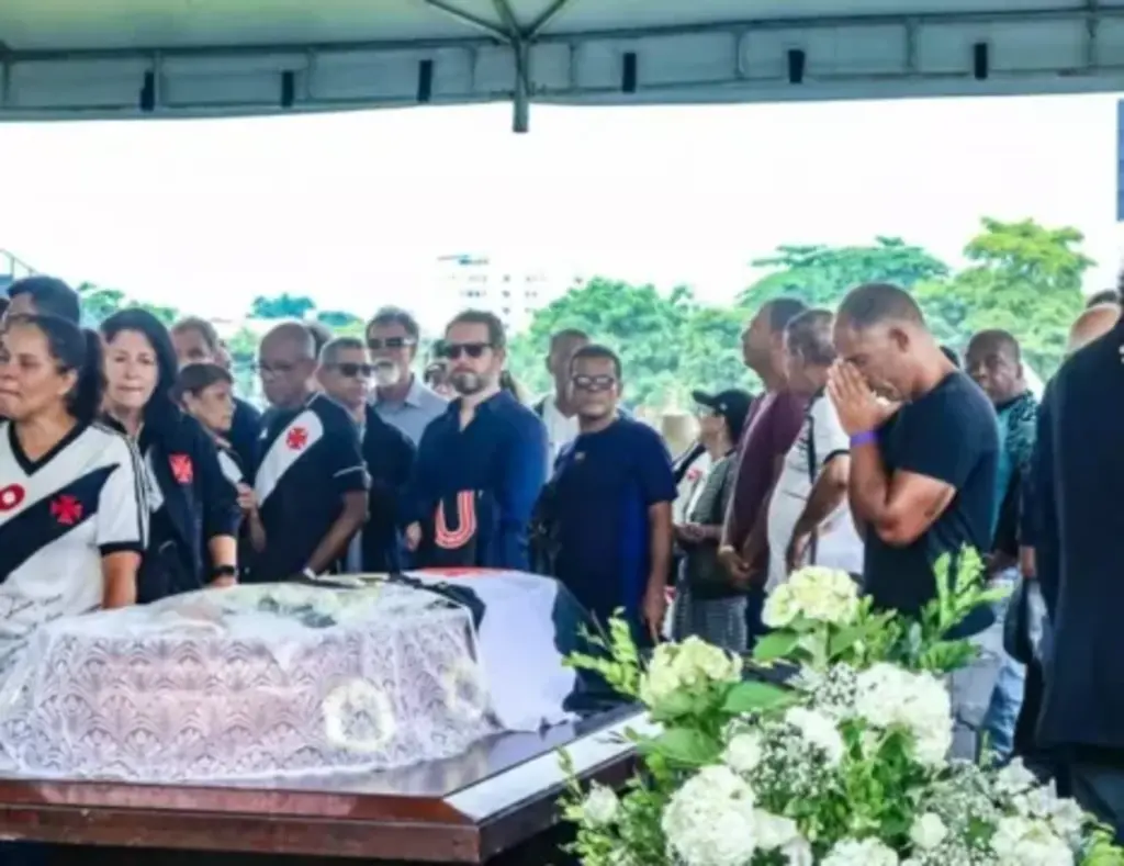 Roberto Dinamite é enterrado nesta terça-feira no Rio de Janeiro