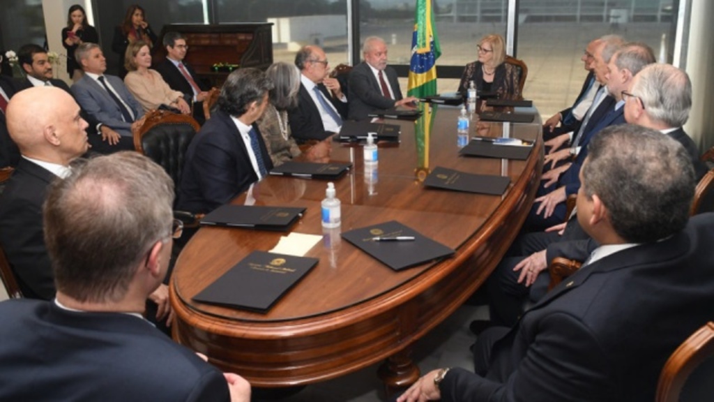 Carlos Moura/SCO/STF - Lula e os ministros do STF em reunião