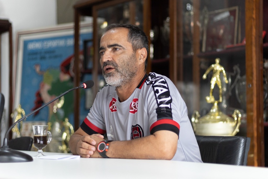 Foto: Italo Santos - GEB - Entre vários comentários, técnico avaliou o gramado do Bento Freitas como 