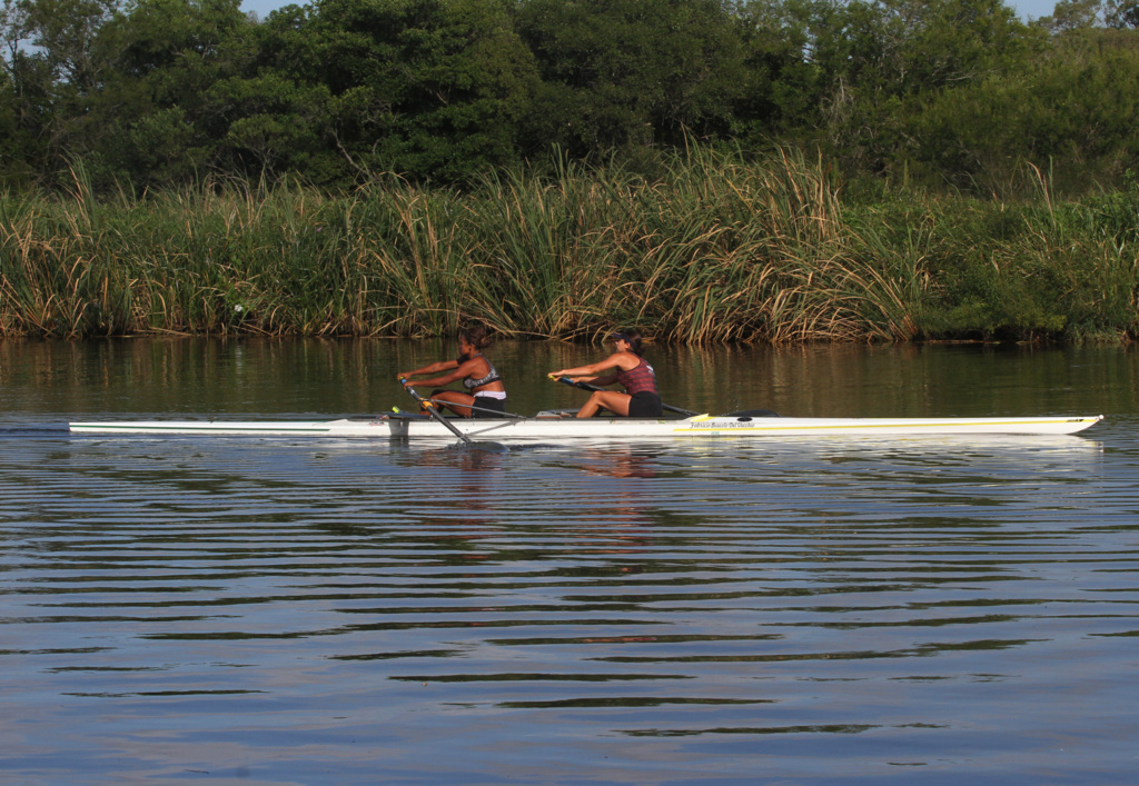 Foto: Jô Folha - DP - Treinamentos do Remar acontecem nas águas do manancial que drena a cidade