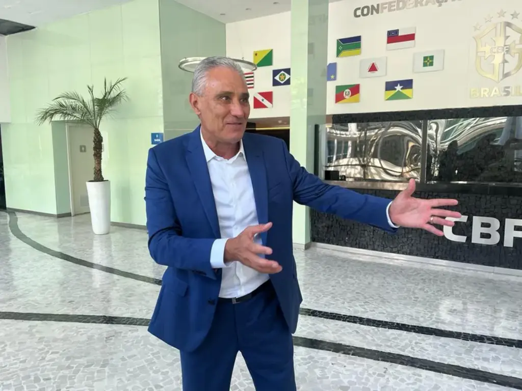  - Tite se despede de funcionários da CBF — Foto: Martín Fernandez