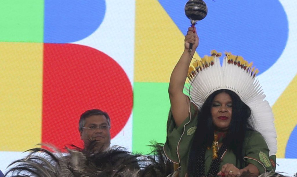 Sônia Guajajara diz que povos indígenas vivem crise humanitária