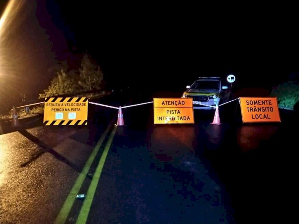 Trânsito Interditado na SC 477 na serra de Doutor Pedrinho