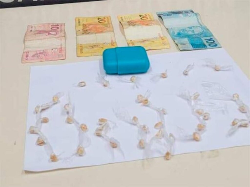 Homem é preso com 41 pedras de crack em condomínio de Blumenau