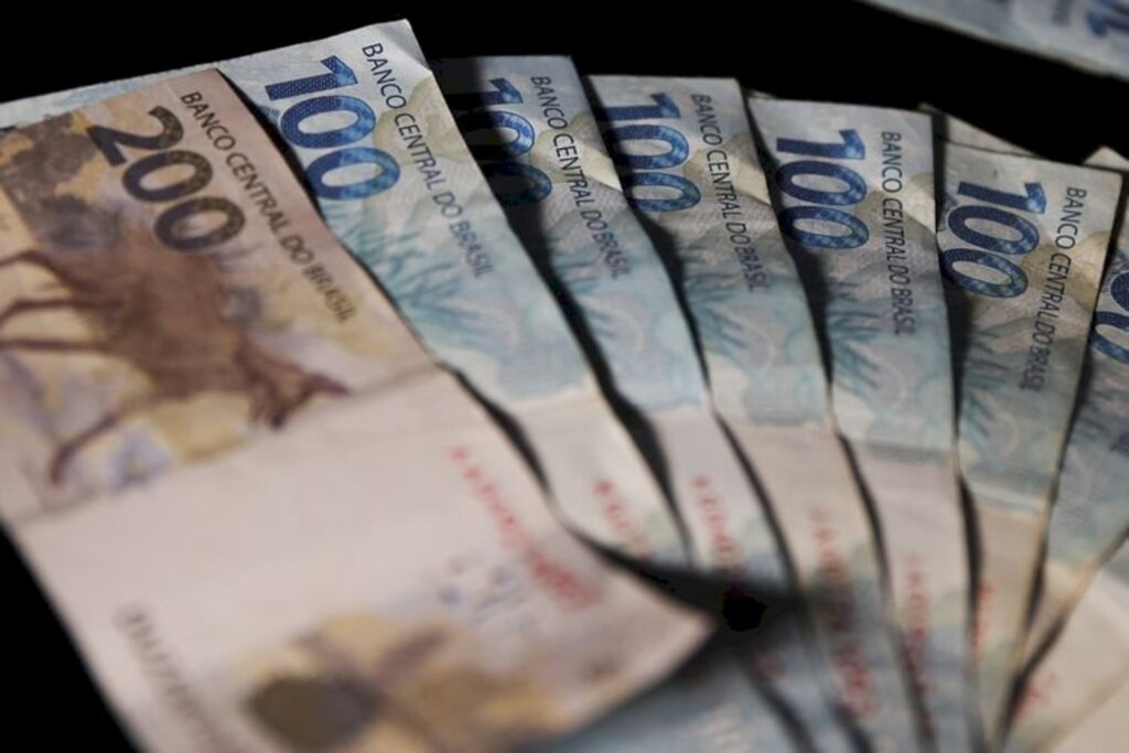 Funcionária fantasma é condenada a devolver R$ 800 mil em SC