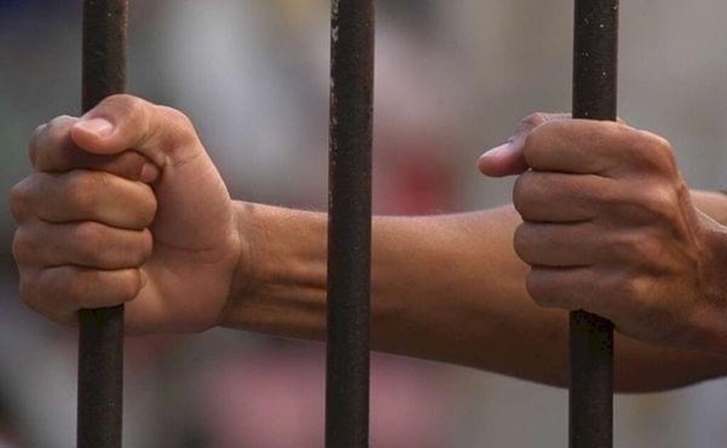 Aprovada proposta que acaba com saídas temporárias de presos no Brasil