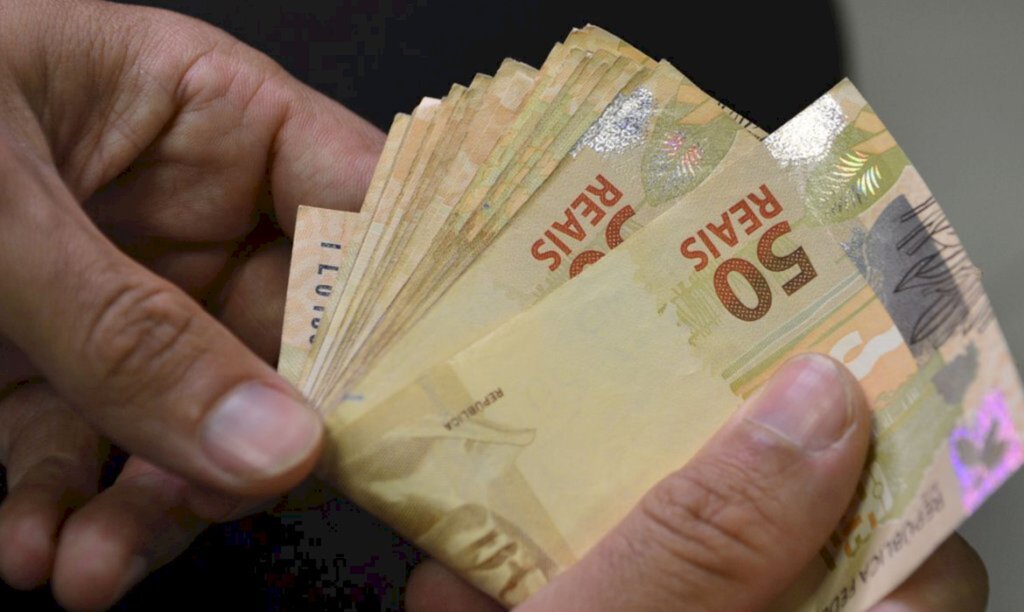 Trabalhadores nascidos em novembro podem sacar até R$ 1 mil no FGTS