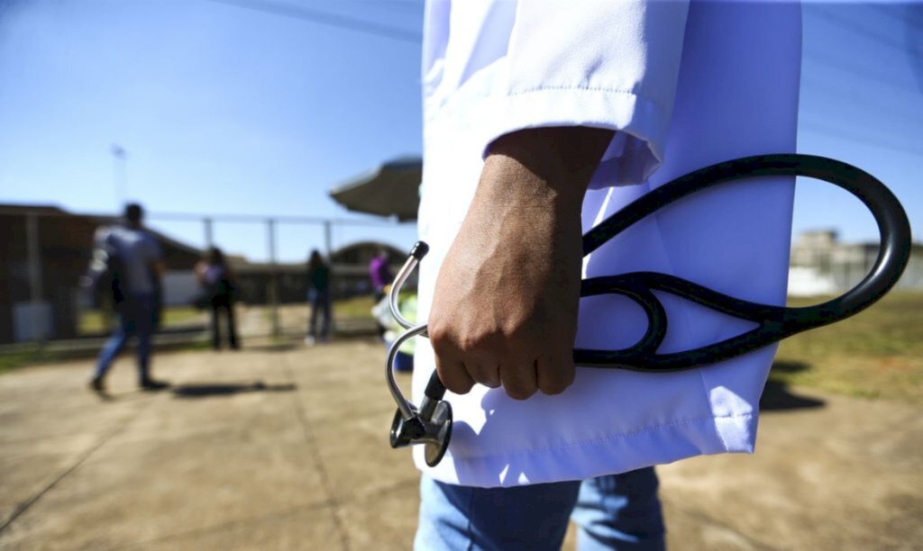 Governo anuncia contratações do programa Médicos Pelo Brasil