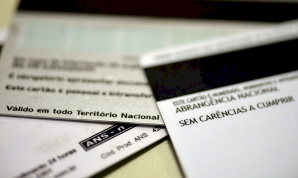 Doze planos de saúde têm comercialização suspensa a partir de hoje
